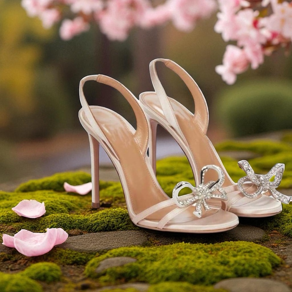 Champagne Color Slingback Heels W/ Silver & Crystal Bow Accent. US 9 (run small)